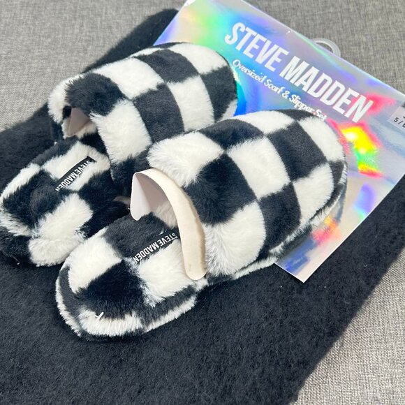 NEW! Steve Madden Gift Ser Oversized Scarf &‎ Slipper Set Shoe Size Small 5/6 - Picture 8 of 11
